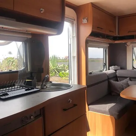 Unique, Cozy, Romantic Rv Accomodation In The Countryside キャンプ場